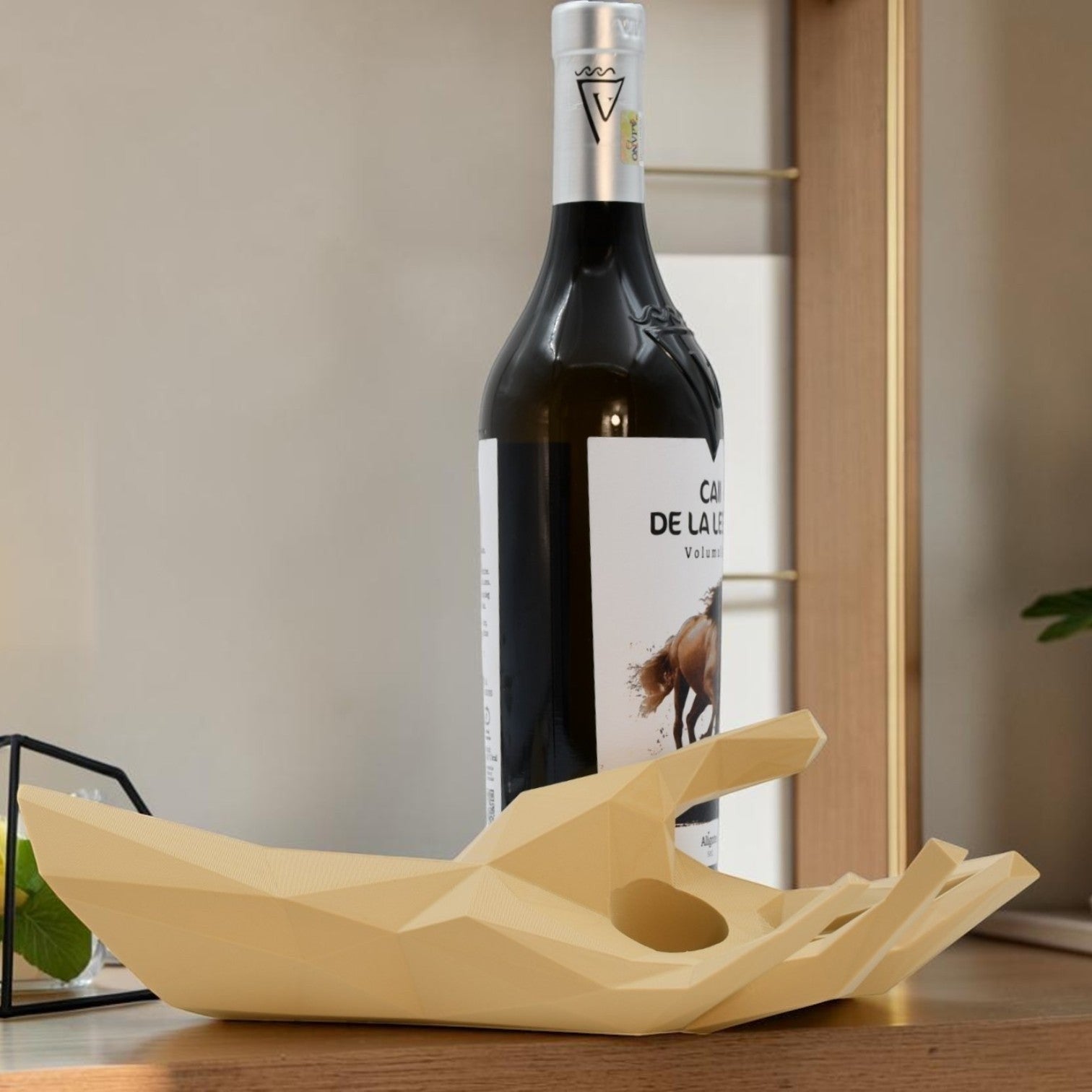 Suport pentru sticla de vin, model geometric