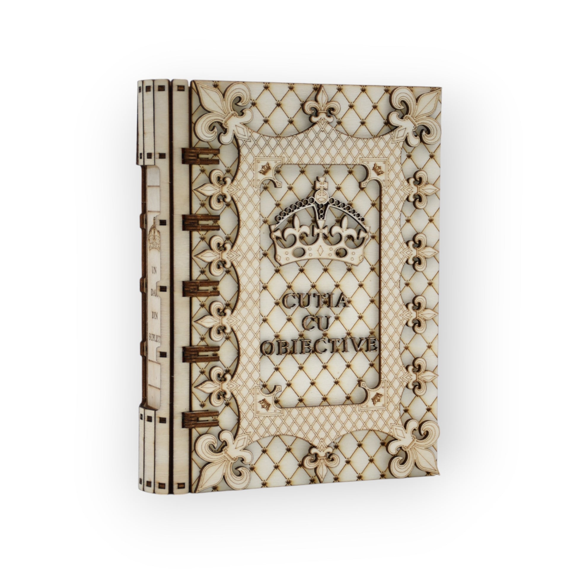 Cutie gravată laser, cu detalii regale pentru un cadou premium