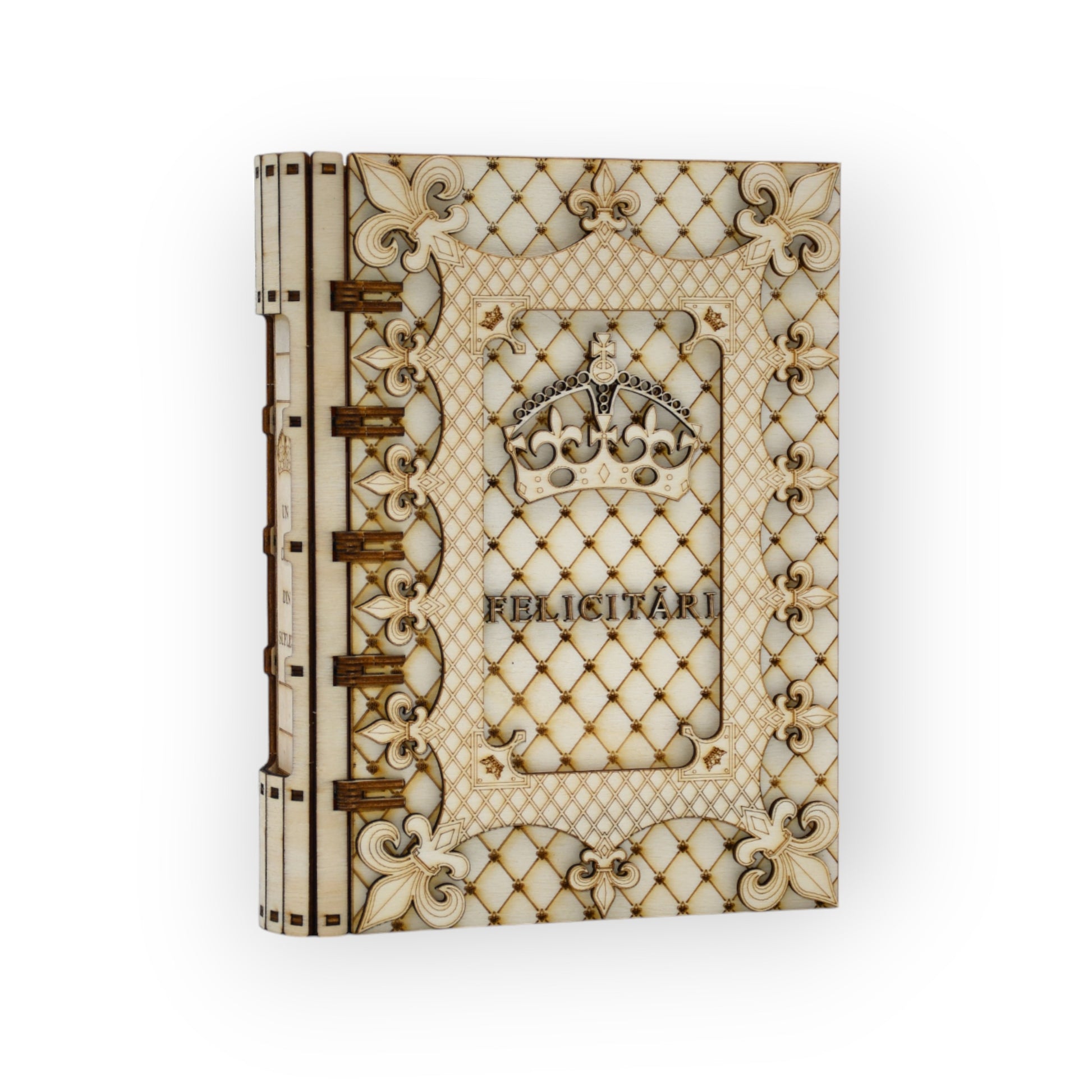 cutie din lemn personalizata cu mesaj FELICITĂRI si decor regal

