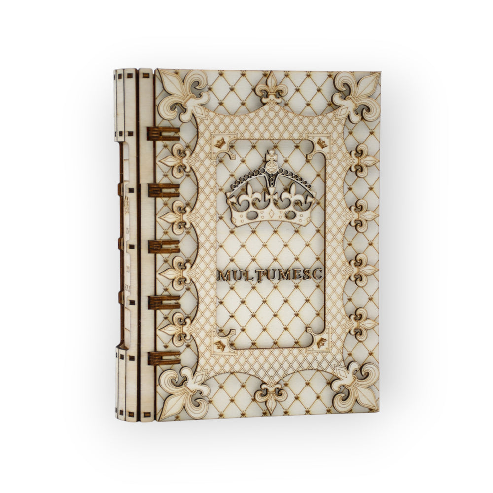 cutie elegantă din lemn cu design regal „Mulțumesc” – imagine ușor rotită

