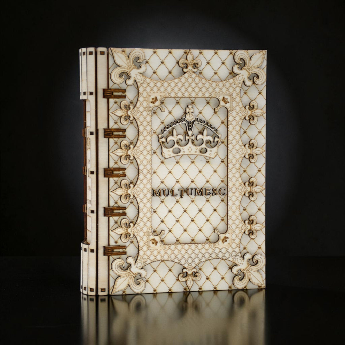 cutie elegantă din lemn cu design regal „Mulțumesc” – imagine ușor rotită