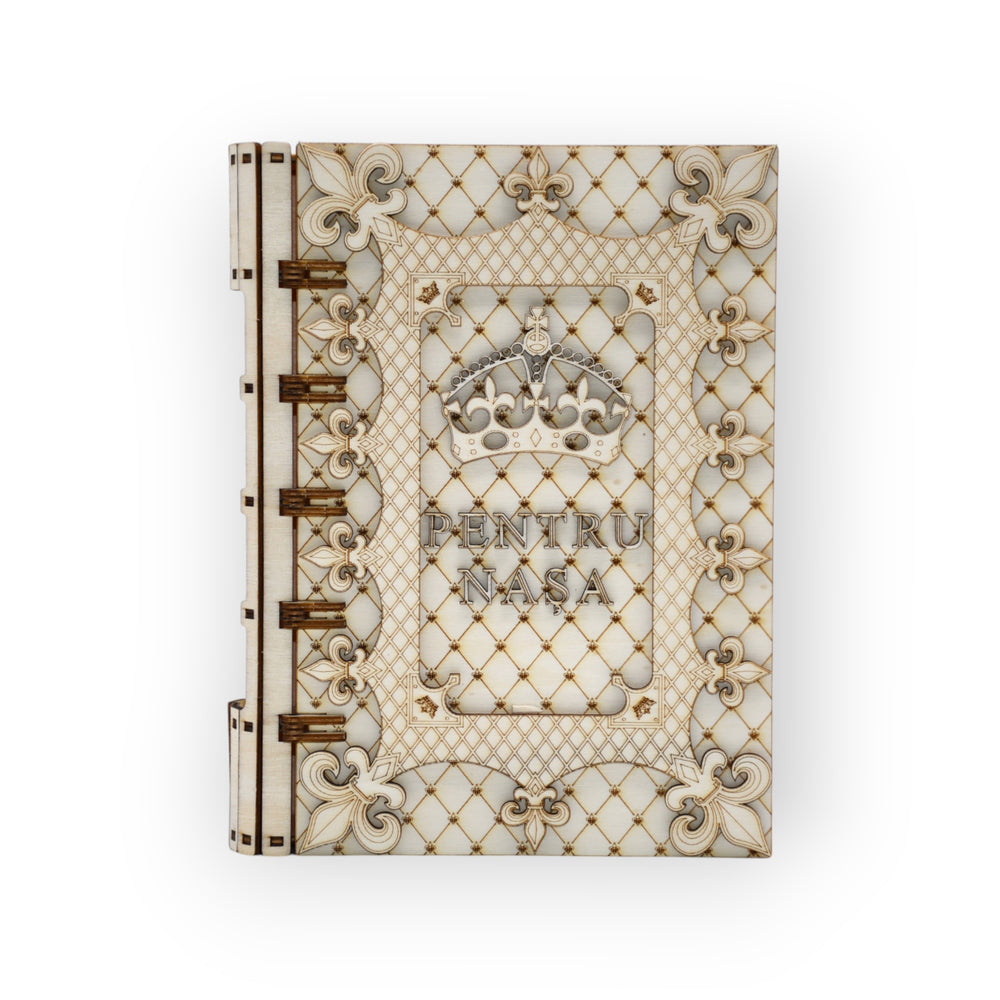 cutie cadou tip carte din lemn personalizată pentru nașa