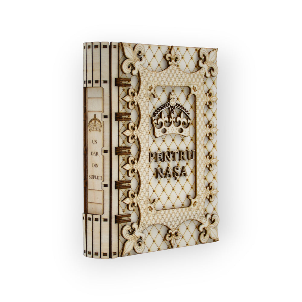 cutie decorativă “pentru nașa” cu detalii gravate