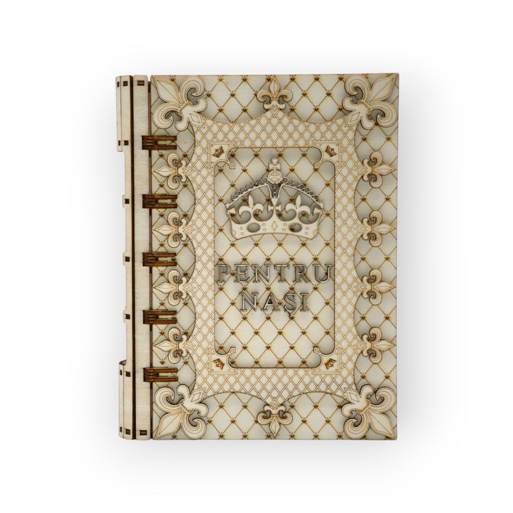 cutie cadou din lemn gravat pentru nasi - coperta cu model regal