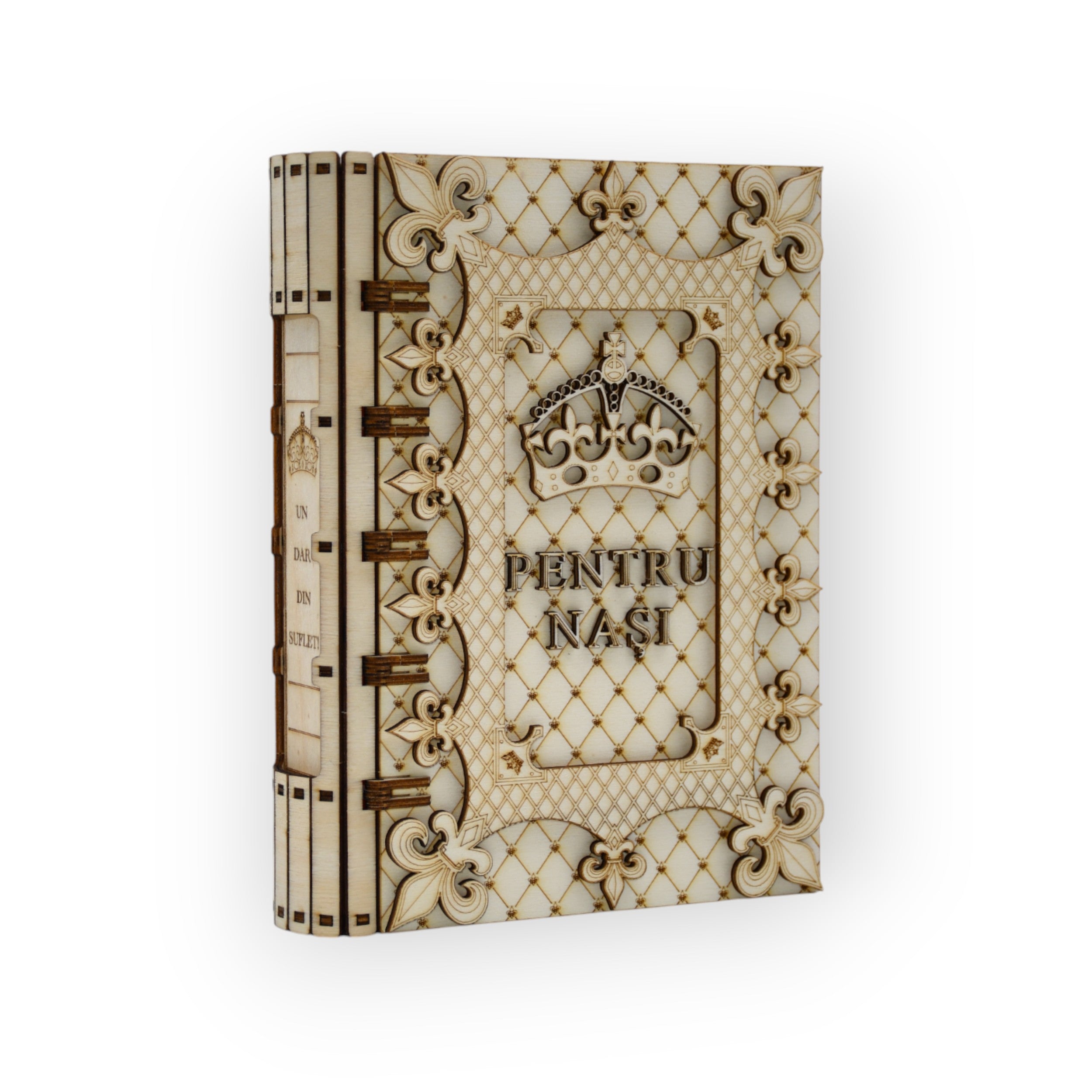 cutie cadou din lemn pentru nasi – coperta frontală decorată cu coroană