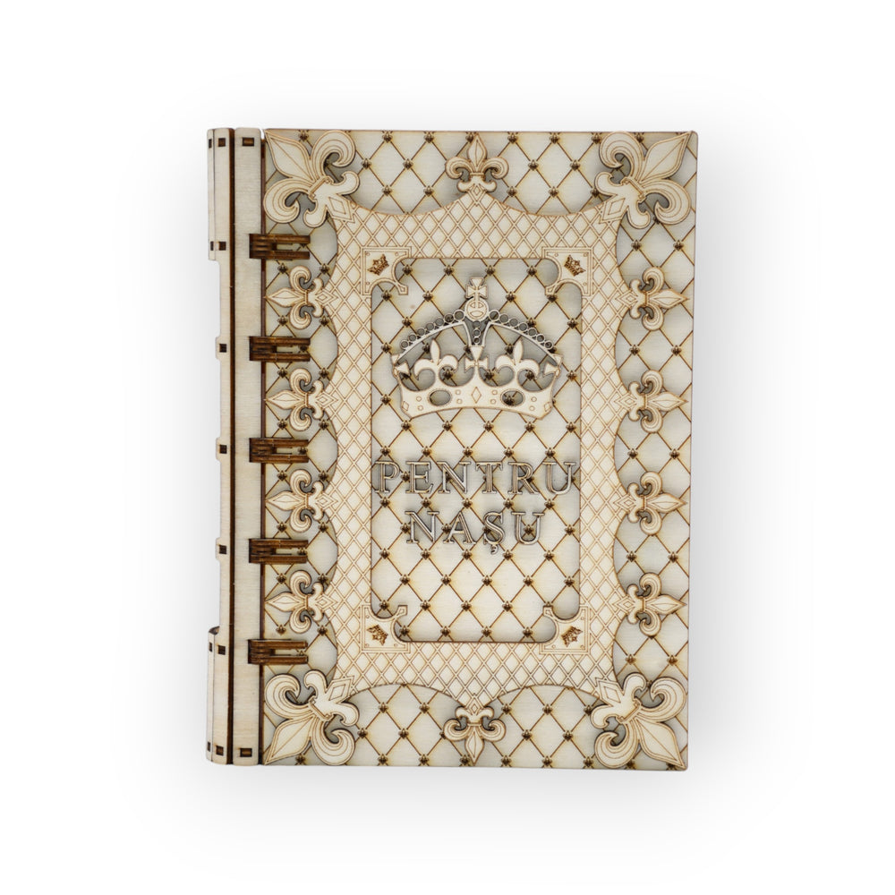 cutie cadou din lemn personalizată pentru nașu – vedere frontală cu coroană și model elegant