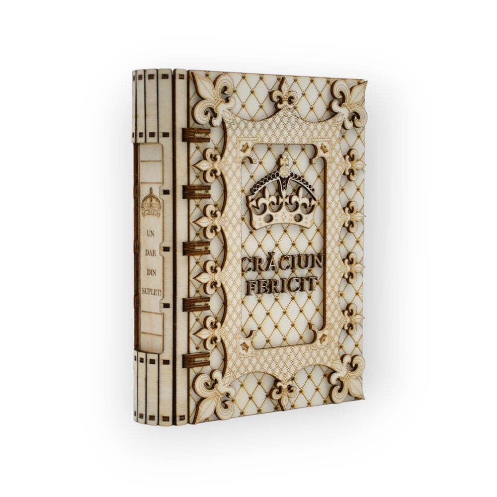cutie carte din lemn gravat – titlul Un Dar Din Suflet