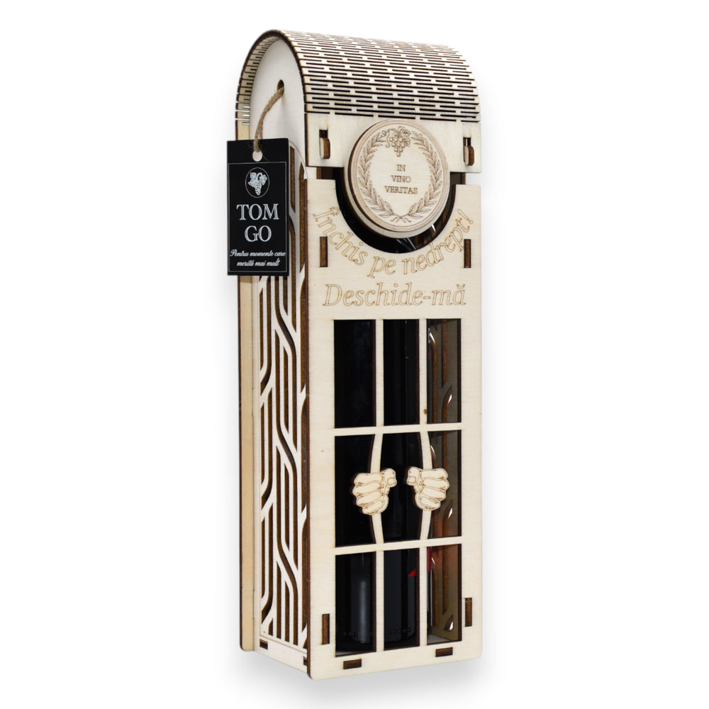 Cutie cadou vin cu mesaj „Închis pe nedrept! Deschide-mă” și mâini 3D