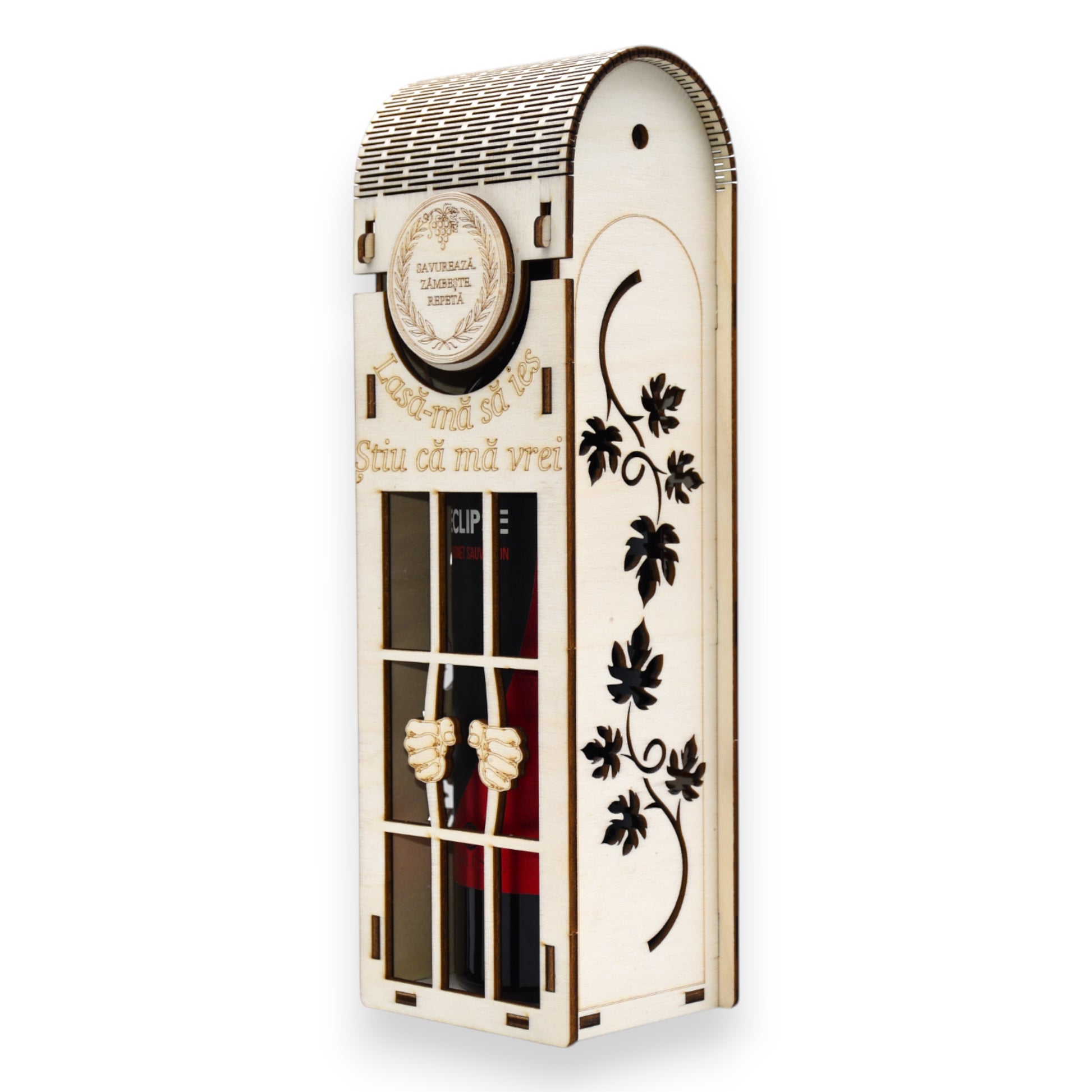 Ambalaj vin din lemn decorat cu viță-de-vie și mesaj gravat