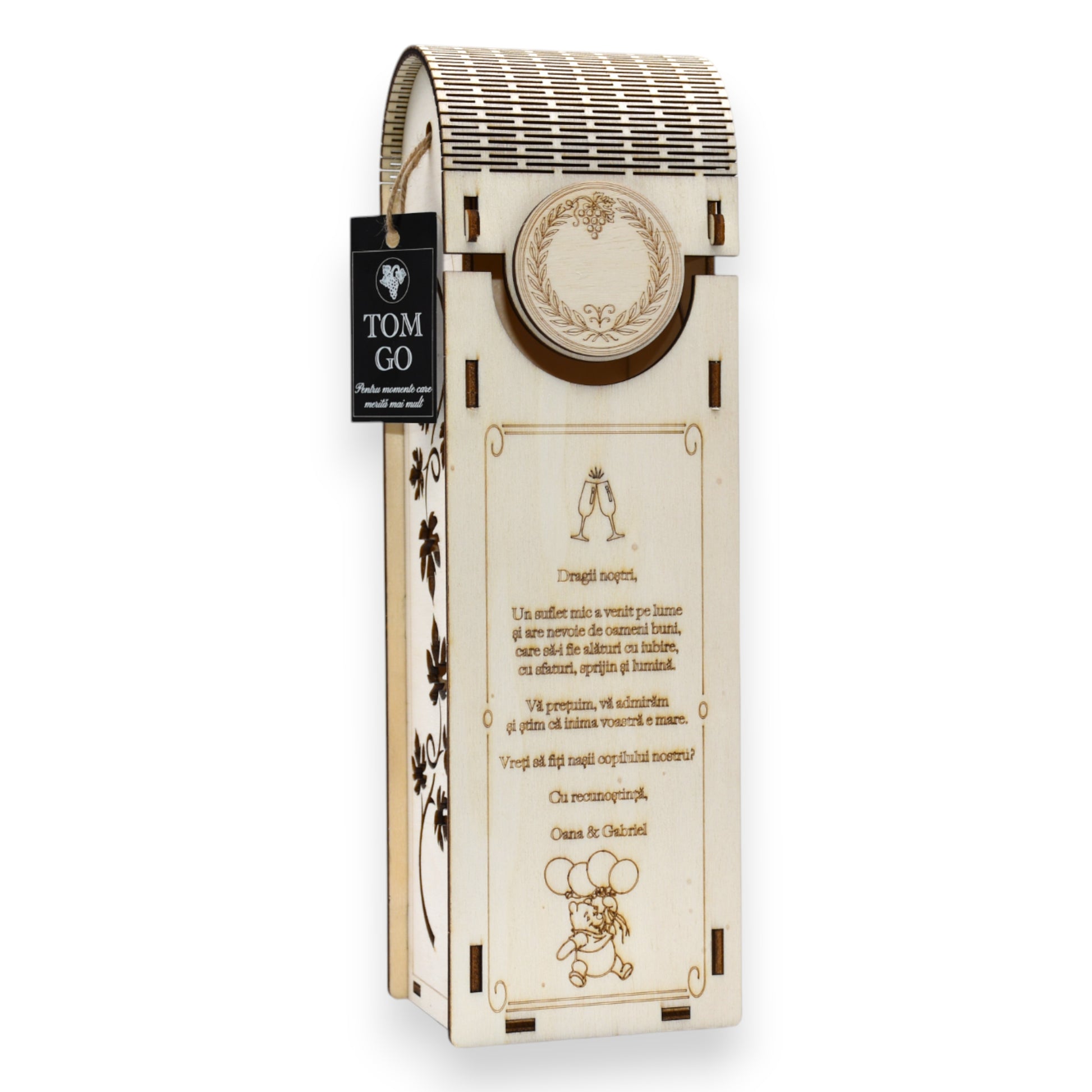 Cutie vin lemn personalizată cu mesaj gravat, model viță-de-vie decupat și capac arcuit elegant