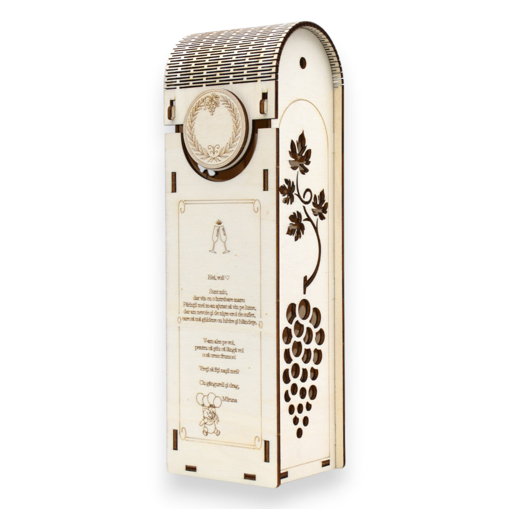 Cutie vin din lemn cu design strugure decupat, capac arcuit și gravură personalizată pentru evenimente speciale