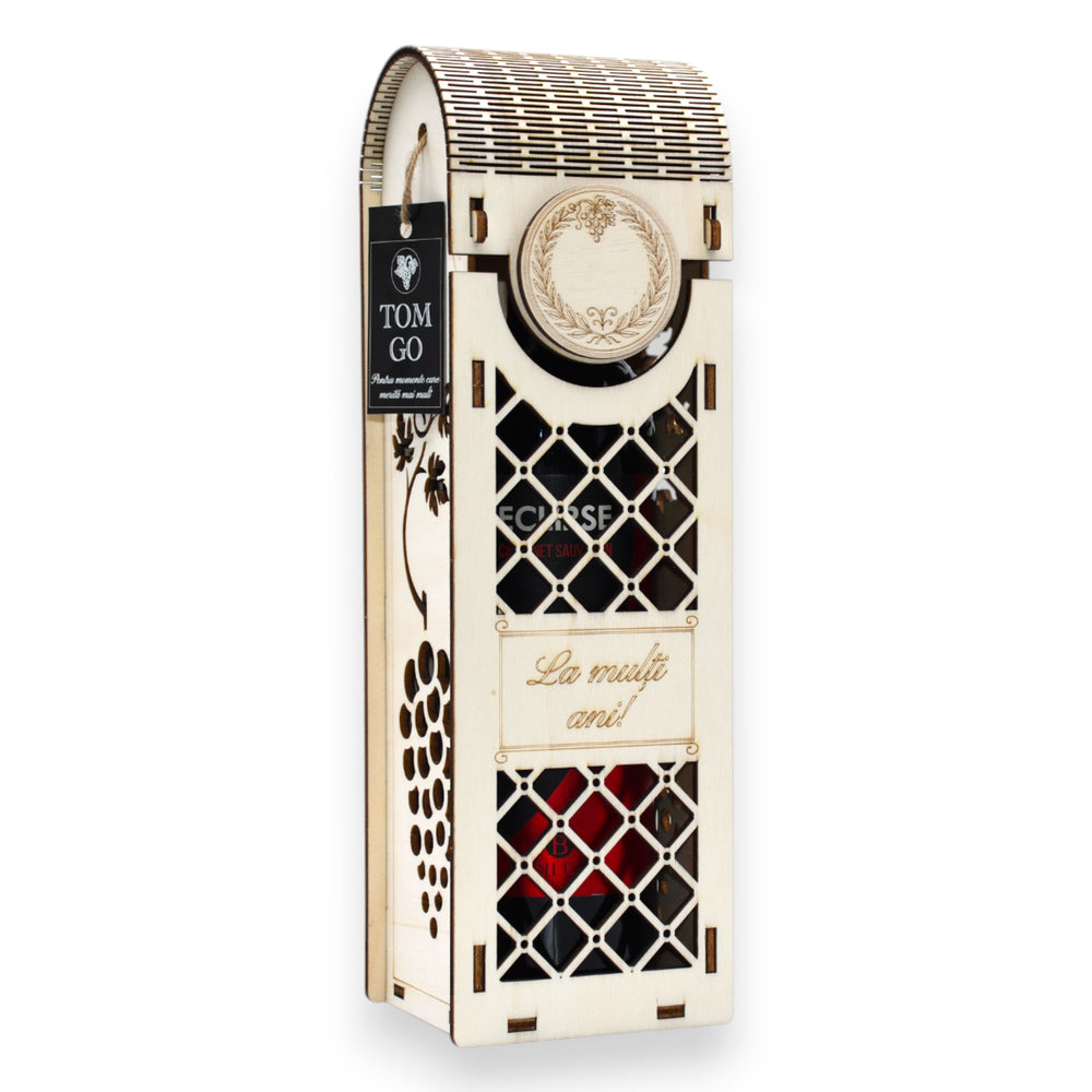 Ambalaj cadou din lemn, cu decorațiuni romboidale și mesaj aniversar