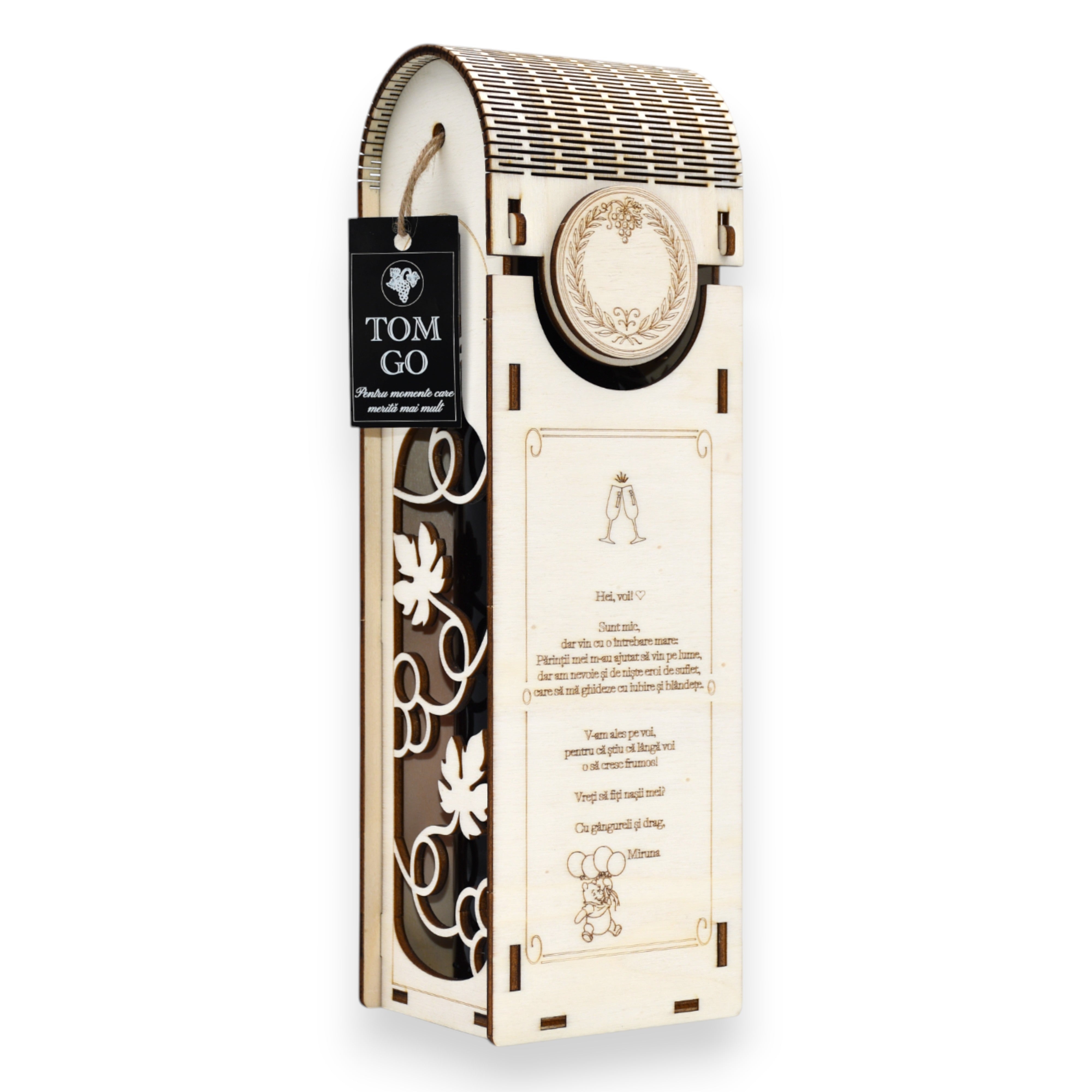 Cutie vin lemn personalizată cu mesaj gravat și model sticlă și viță de vie decupată pe lateral