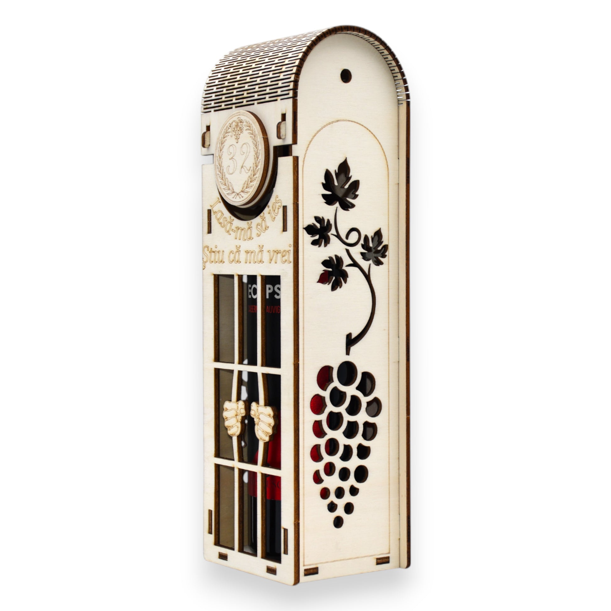  Cutie vin din lemn cu model de struguri gravat și decupat lateral, finisată manual, cadou aniversar premium.