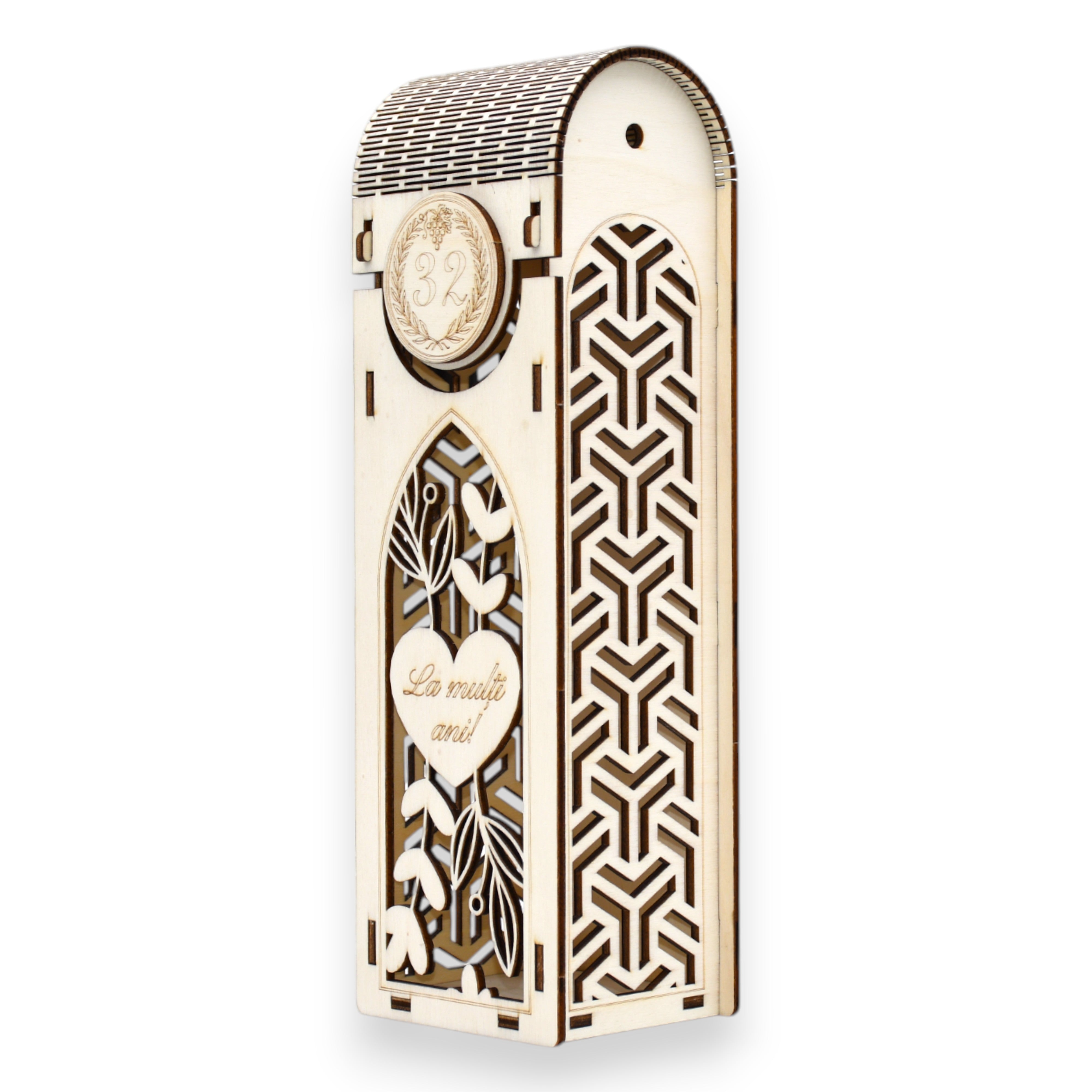 Cutie lemn pentru sticlă de vin, model geometric hexagonal, mesaj gravat „La mulți ani!”, cadou elegant.