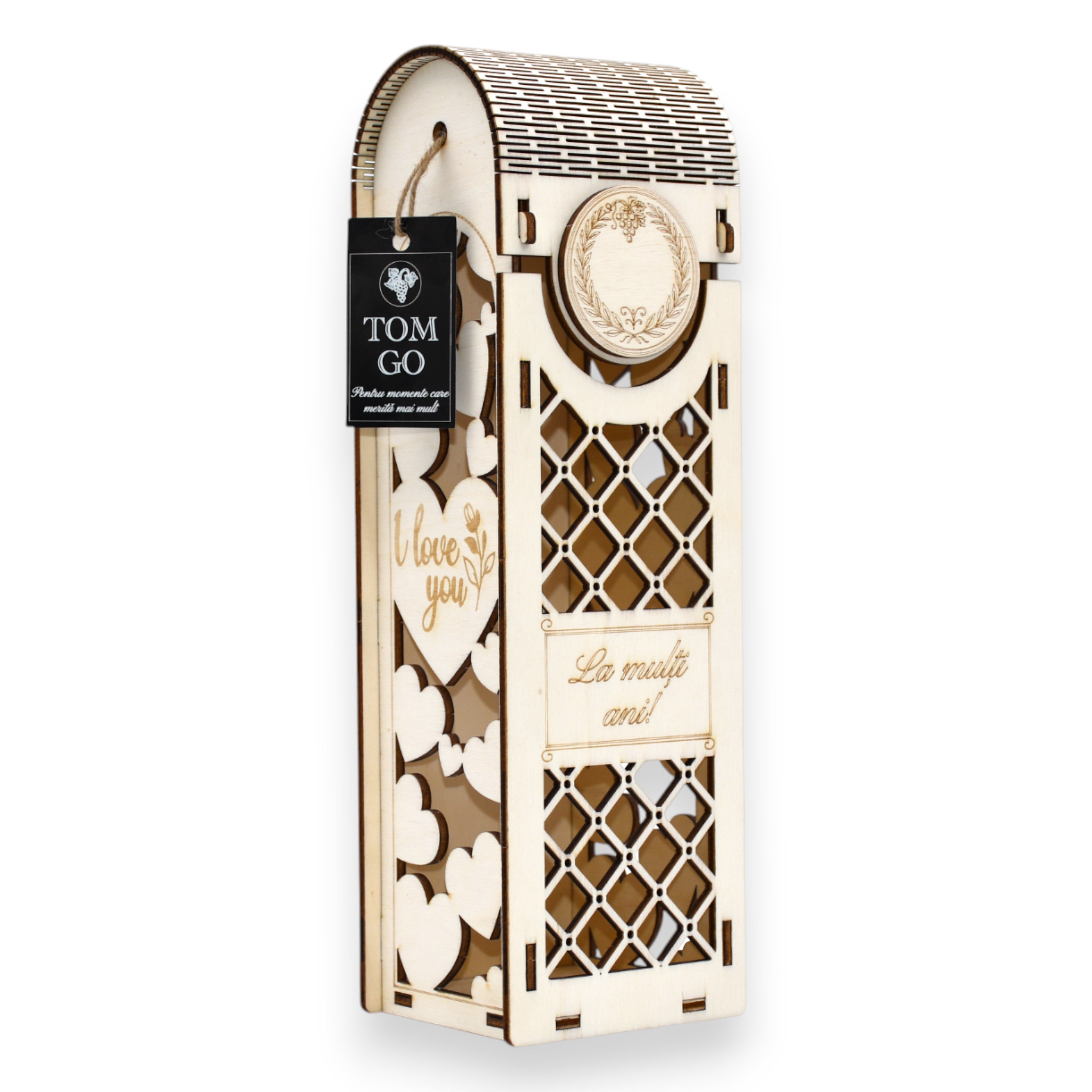 Cutie din lemn pentru vin, cu model decupat inimi și mesaj gravat „I love you”, inscripție „La mulți ani” pe față, stil romantic.