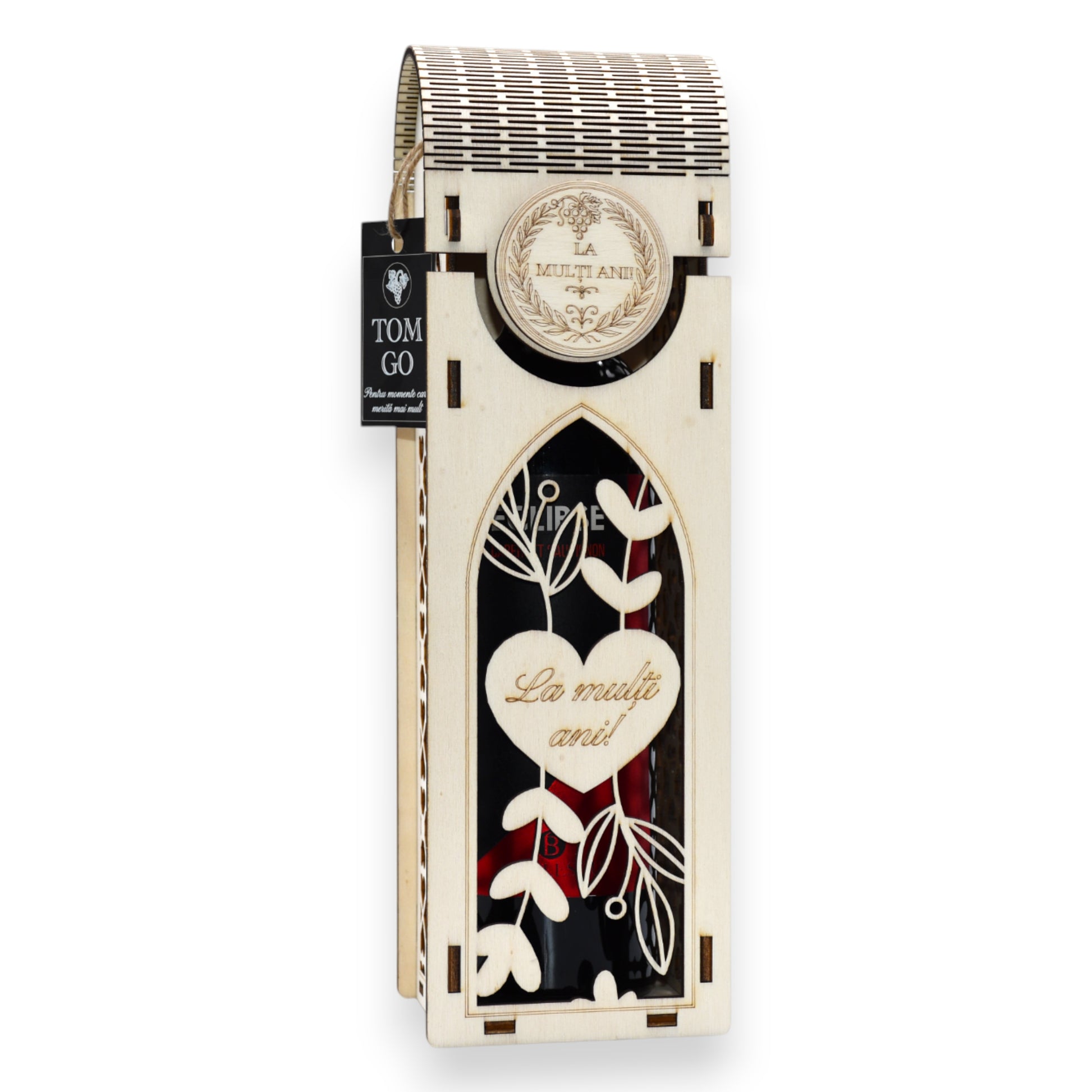 Cutie cadou vin lemn, gravată cu inimă „La mulți ani” și decorațiuni florale, vedere frontală