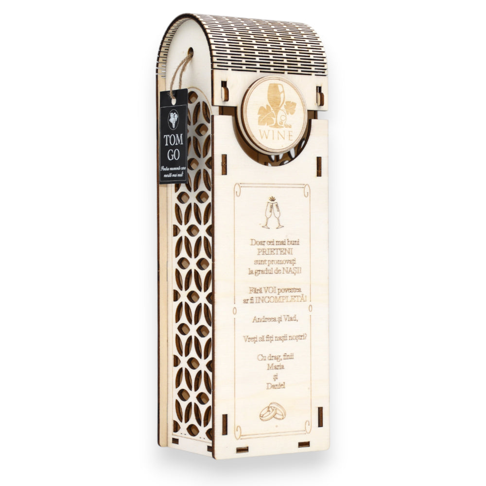 Cutie elegantă din lemn gravată cu mesaj „Vreți să fiți nașii noștri?”, design geometric decupat.