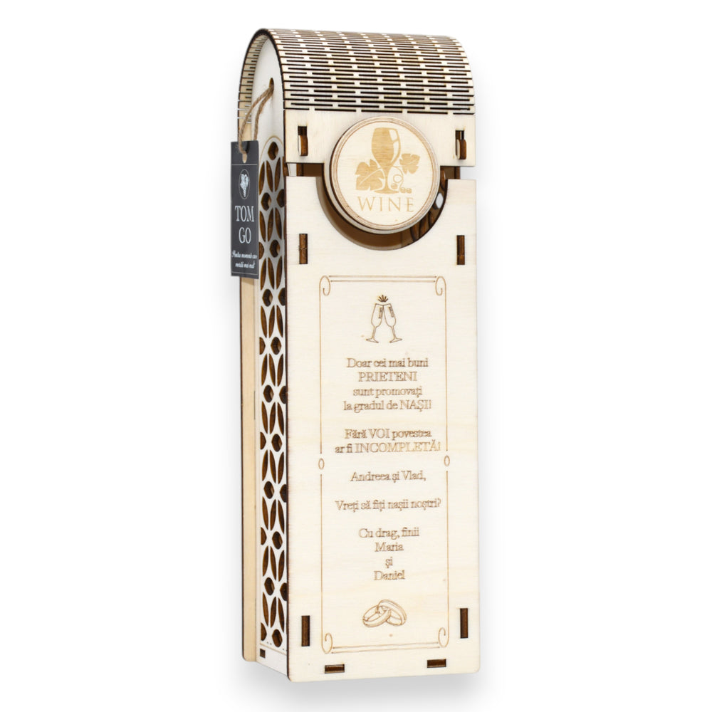 Cutie lemn cu model perforat și mesaj personalizat pentru propunerea nașilor de cununie.