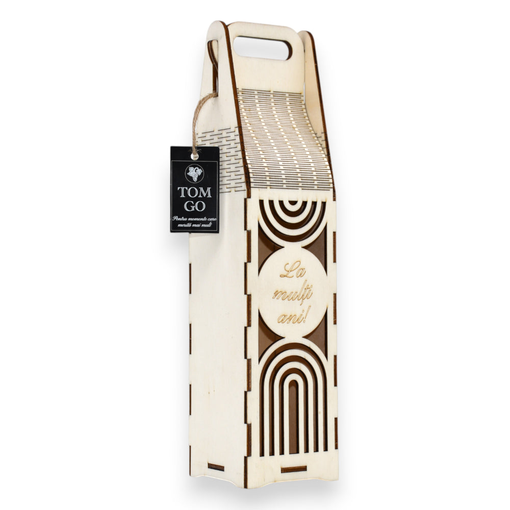 Cutie vin cu mâner și design concentric decupat, mesaj gravat „La mulți ani” – stil modern și festiv