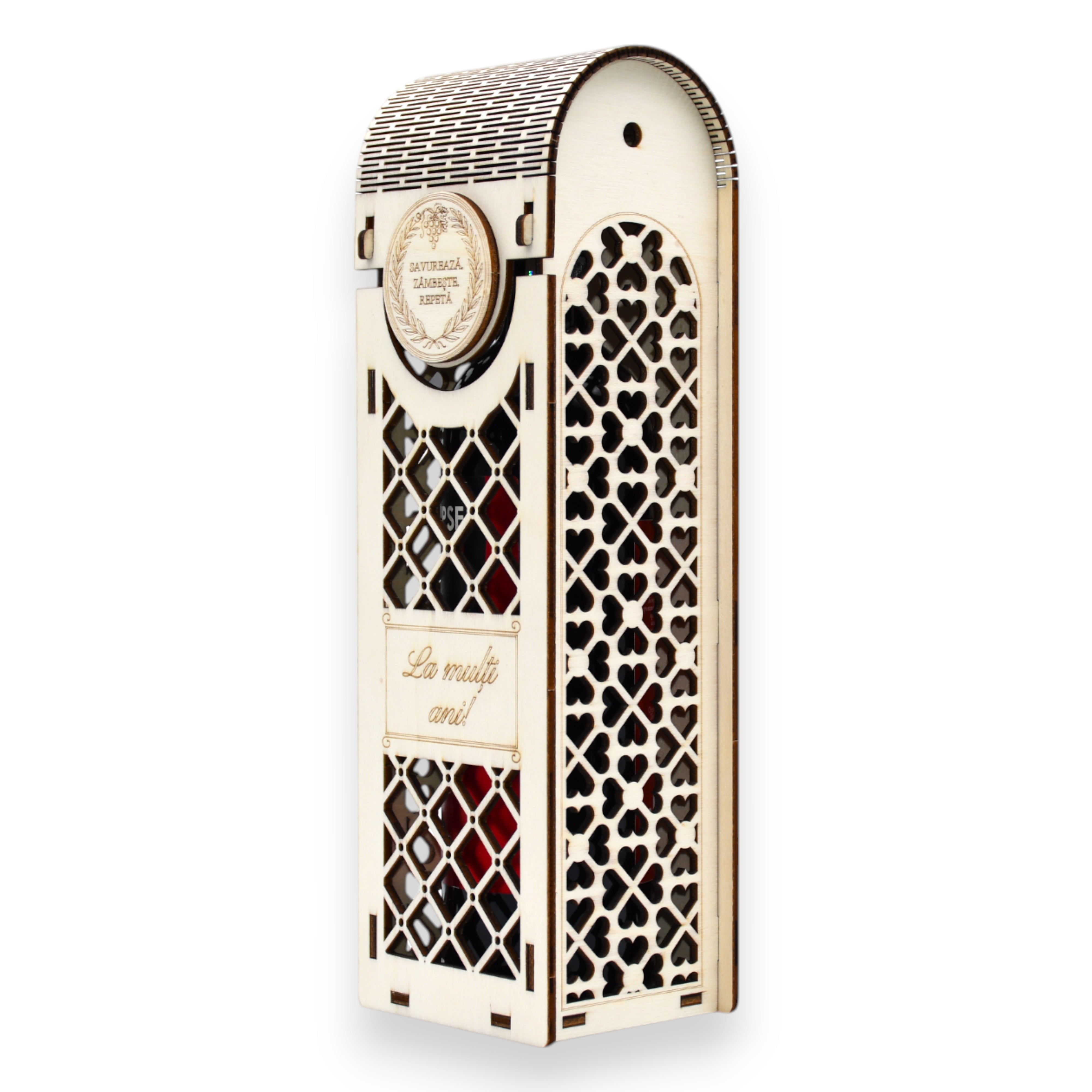 Cutie vin din lemn cu model floral decupat, mesaj gravat „La mulți ani!”, finisaj natural, ideală pentru aniversări.