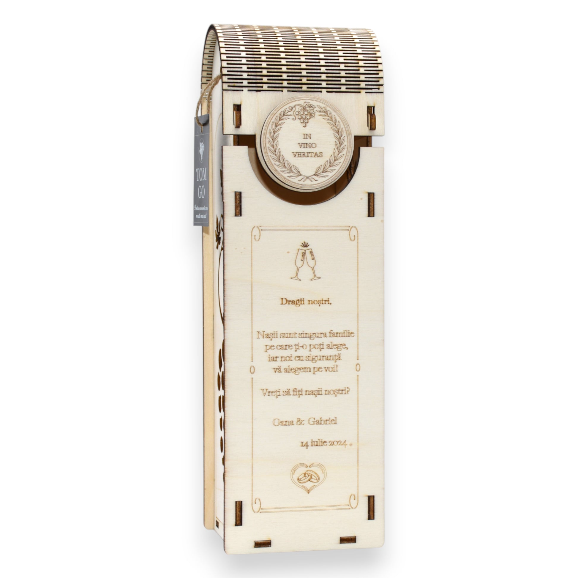 Cutie din lemn pentru vin, decorată cu motiv struguri și text de propunere pentru nași.
