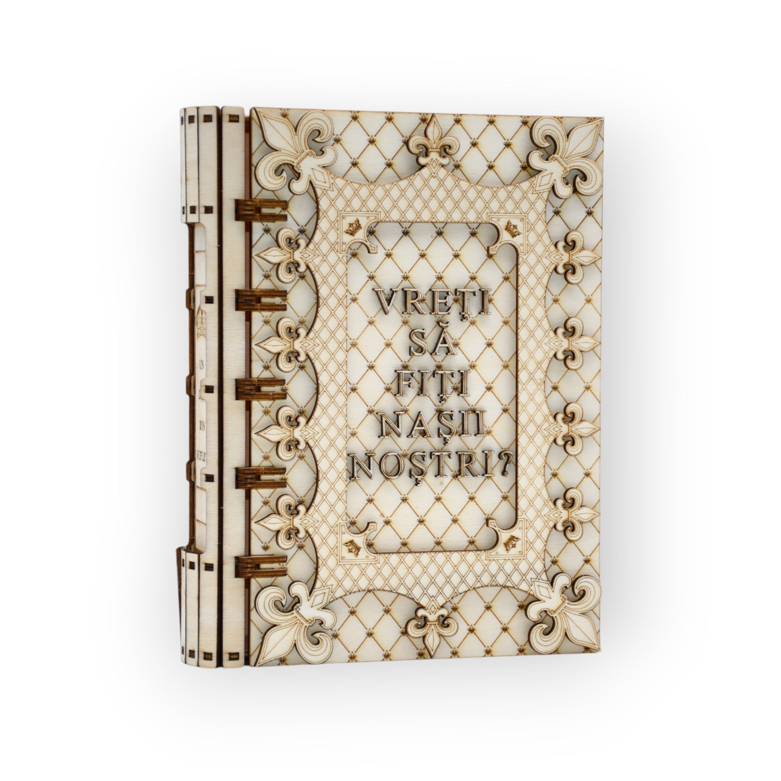 cutie decorativă din lemn cu întrebare pentru viitorii nași – unghi ușor lateral