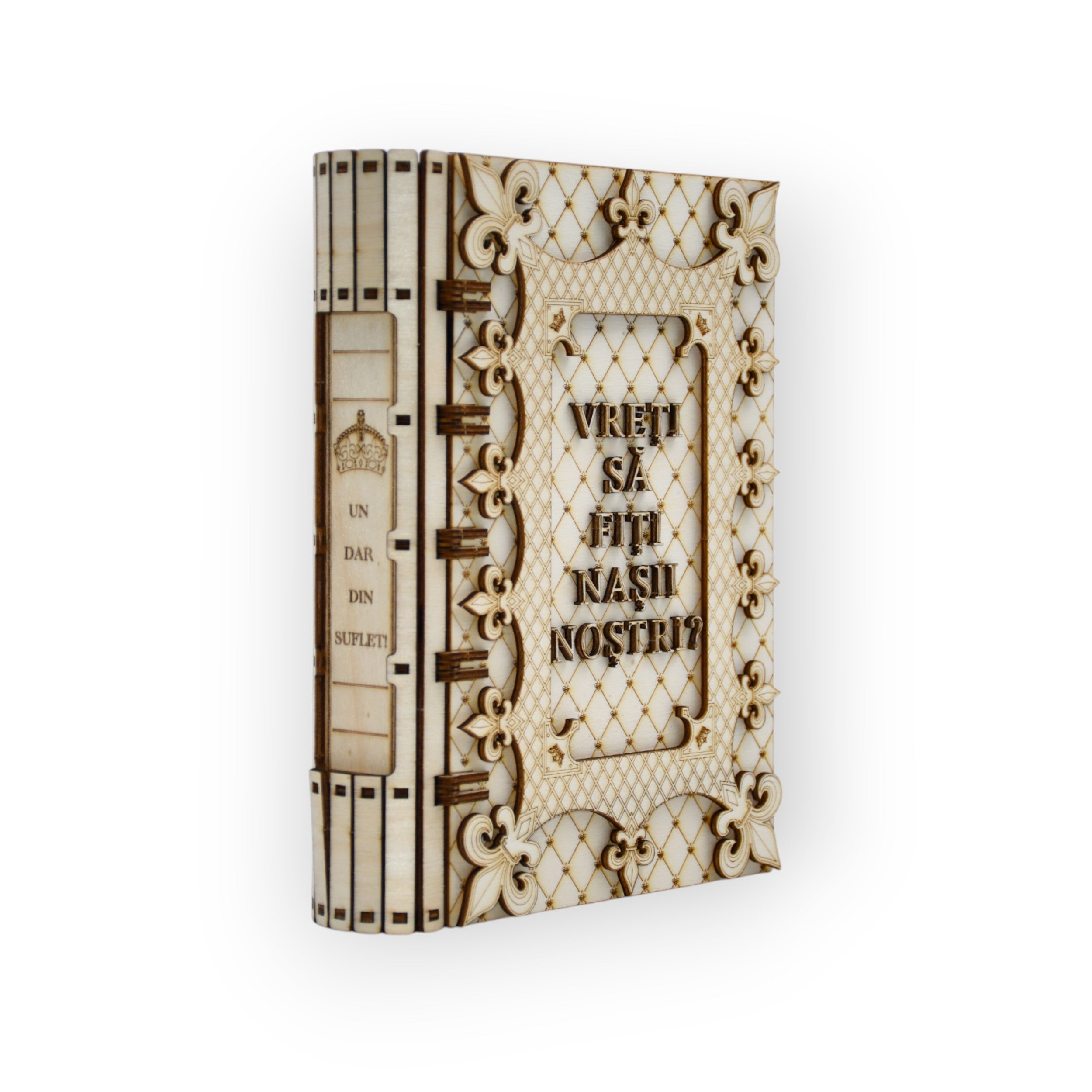 cutie gravată tip carte pentru cererea nașilor – detaliu lateral cu text