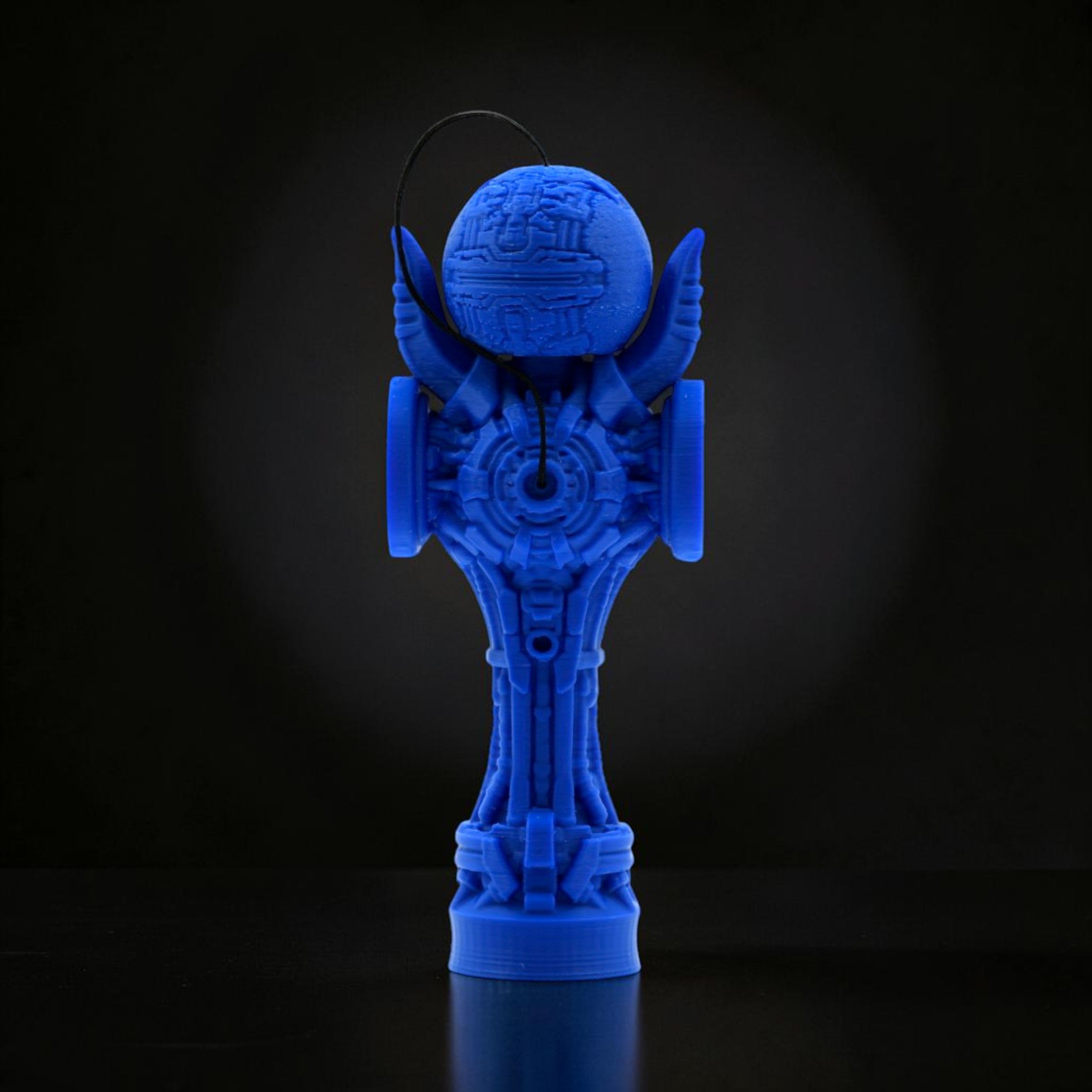 Skill toy Geeker TOM Angel de la Tom GO, albastru, printat 3D din PLA+, cu design futurist și cupe laterale.