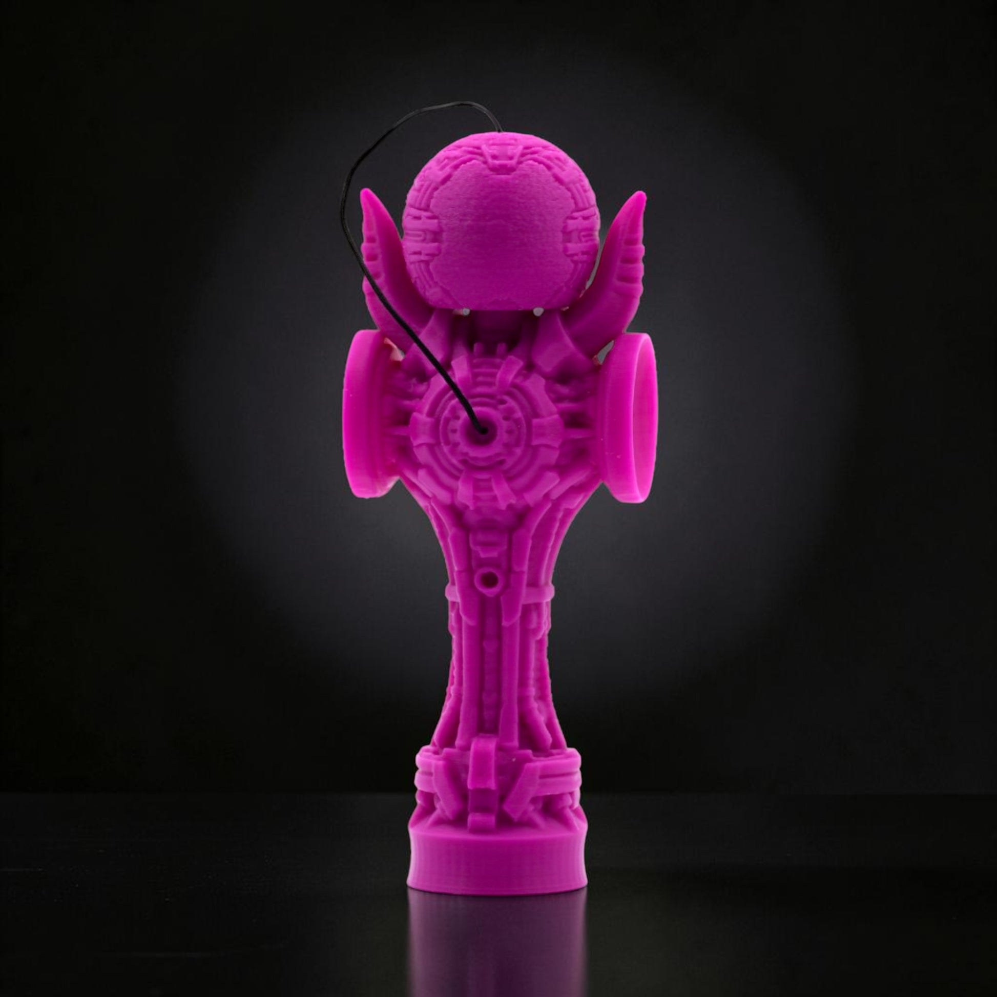 Skill toy Geeker TOM Angel de la Tom GO, roz, imprimat 3D din PLA+, cu design futurist și cupe laterale suplimentare.