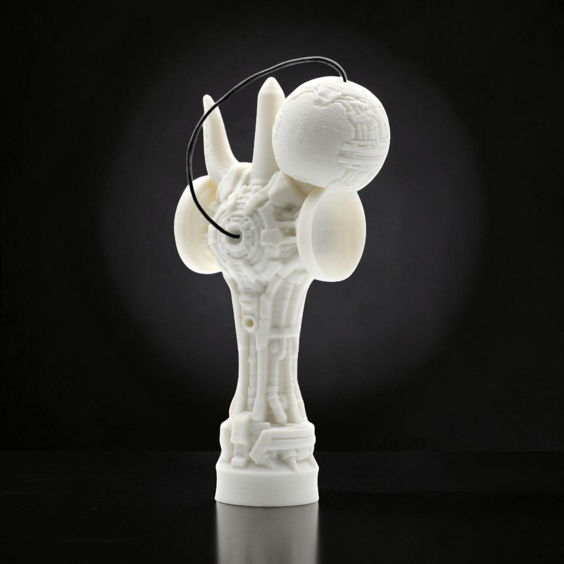 Skill toy Geeker TOM Angel de la Tom GO, alb, imprimat 3D din PLA+, cu design futurist și cupe laterale suplimentare