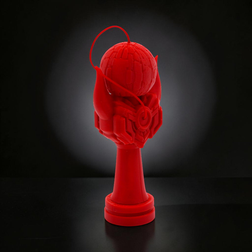 Kendama Geeker Iron S roșu, din fier, cu design inspirat de armură, pentru control și precizie.